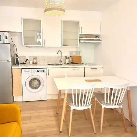 30m2 Cosy Avec Terrasse 아파트 *