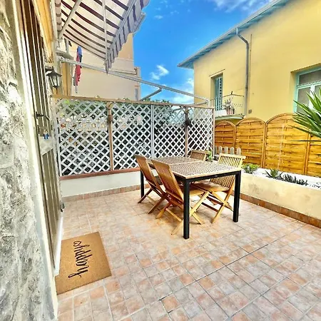 30m2 Cosy Avec Terrasse דירה מנטון