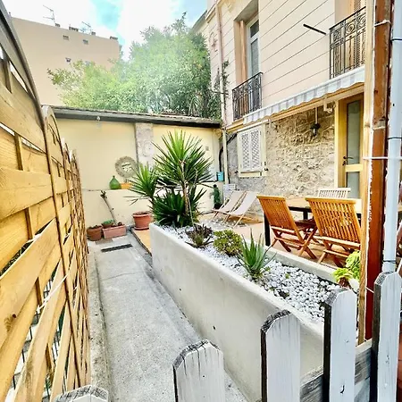 30m2 Cosy Avec Terrasse Apartmán