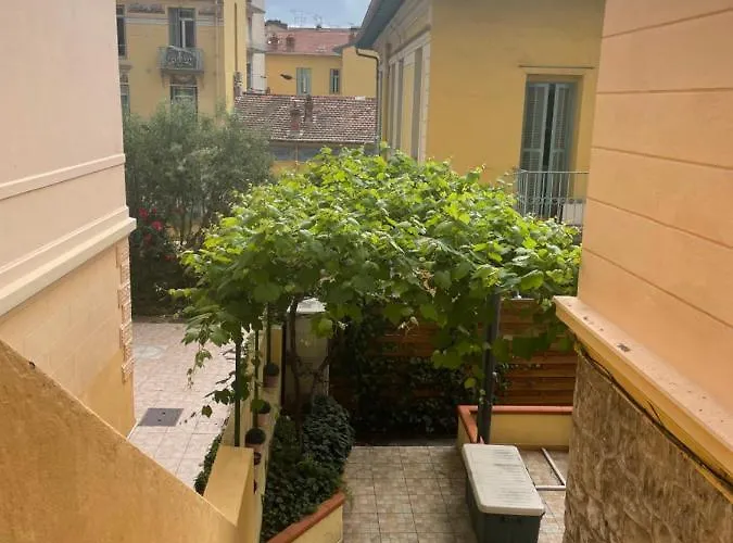 30m2 Cosy Avec Terrasse * Menton
